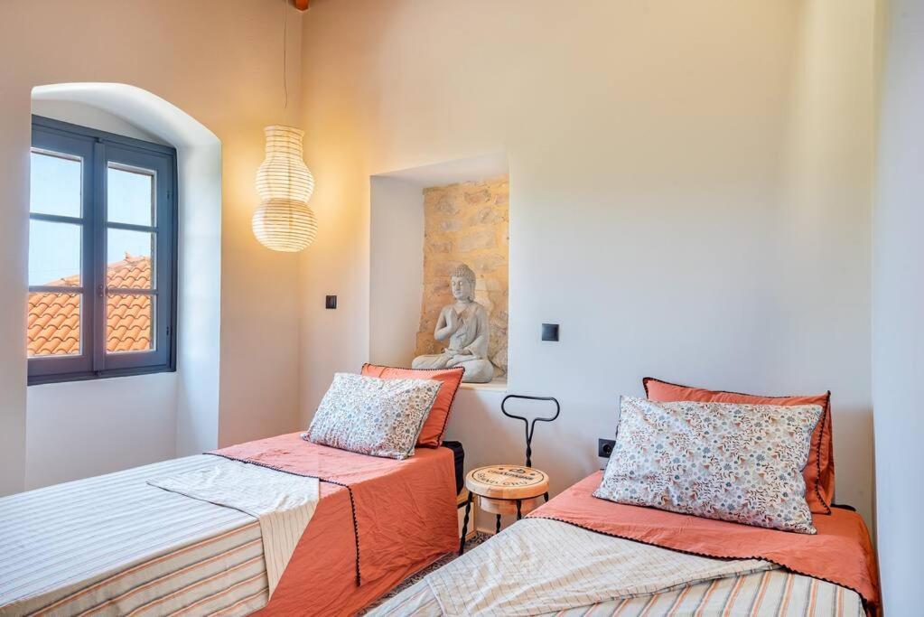 Villa Aiolia Kondoyenádha 外观 照片