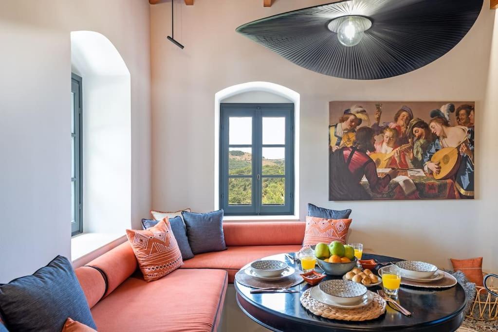 Villa Aiolia Kondoyenádha 外观 照片