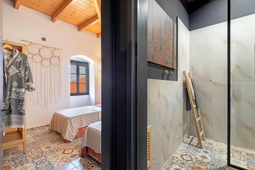 Villa Aiolia Kondoyenádha 外观 照片